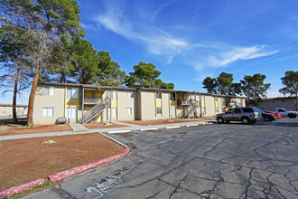 Sun Garden Apartments in Las Vegas, NV - Building Photo - Building Photo