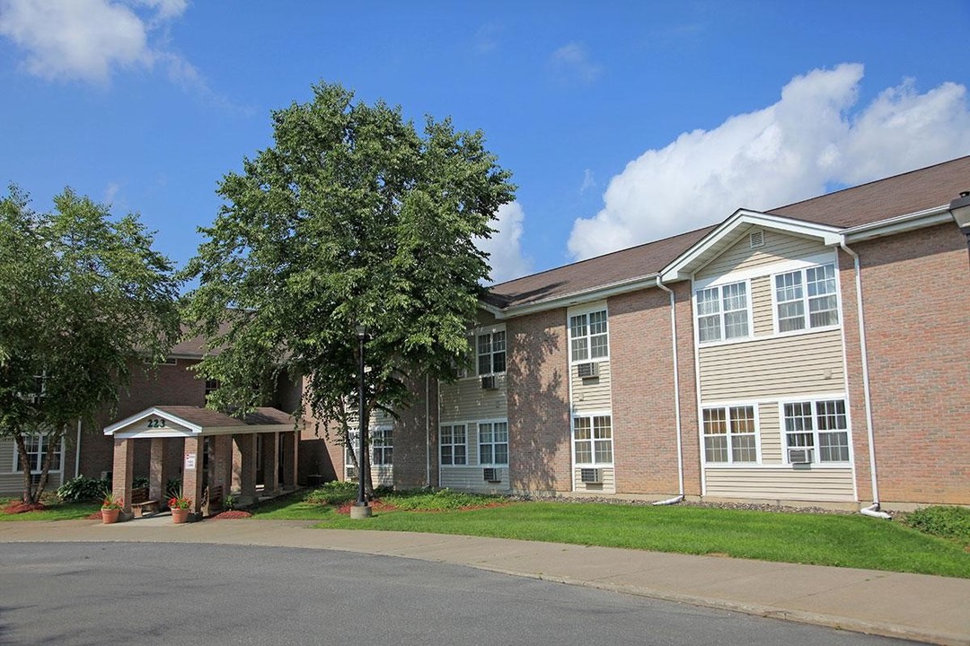 High Pointe Senior Apartments 55+ in Newburgh, NY - Building Photo