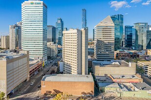 Cathedral Close in Edmonton, AB - Building Photo