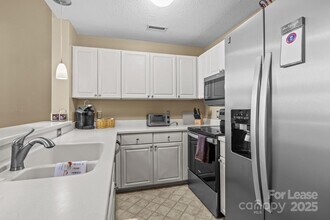 18669 Vineyard Point Ln in Cornelius, NC - Building Photo - Building Photo