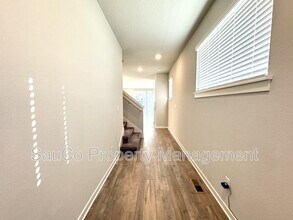 6648 SE Genrosa St in Hillsboro, OR - Building Photo - Building Photo