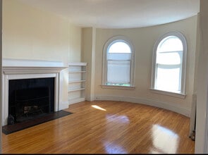 2 Ware St, Unit 109 in Cambridge, MA - Building Photo - Building Photo