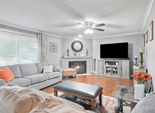 2015 SW 318th Pl in Federal Way, WA - Foto de edificio - Building Photo