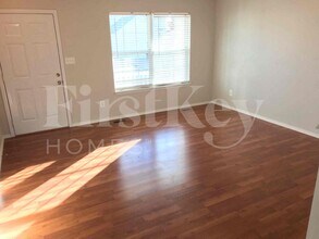 2005 Briarridge Dr in O'Fallon, MO - Foto de edificio - Building Photo