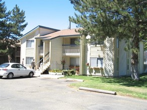 The Maples Apartments in Nampa, ID - Building Photo - Building Photo