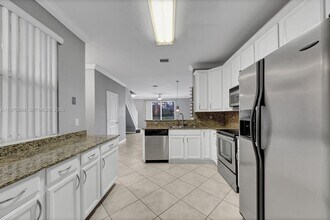 2590 Cordoba Bend in Weston, FL - Building Photo - Building Photo