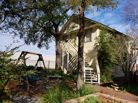 35 E 2nd St, Unit Carriage House Apartments