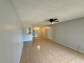 910 Lake Destiny Rd in Altamonte Springs, FL - Building Photo - Building Photo
