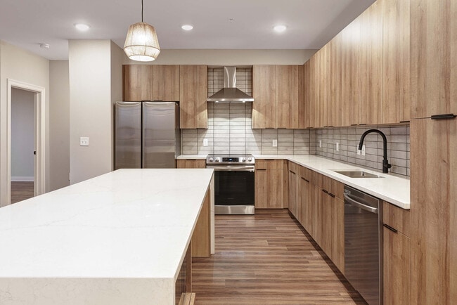 Green|House Short North in Columbus, OH - Building Photo - Building Photo