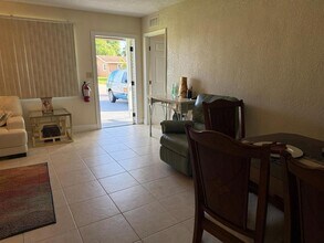 5839 NW 16th St in Sunrise, FL - Building Photo - Building Photo