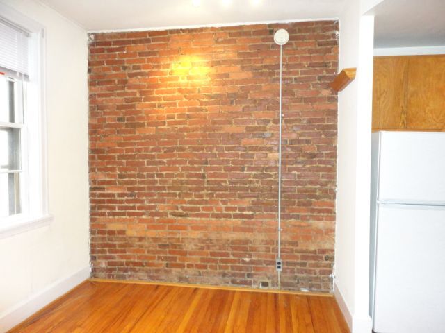 305 S Iseminger St, Unit 3 in Philadelphia, PA - Building Photo - Building Photo