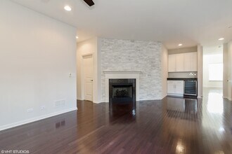 1950 Shermer Rd in Glenview, IL - Building Photo - Building Photo