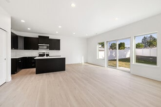 1162 S Underwood Pl in Kennewick, WA - Building Photo - Building Photo