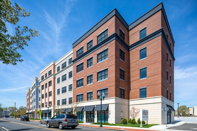 Park 215 in Stamford, CT - Building Photo - Building Photo