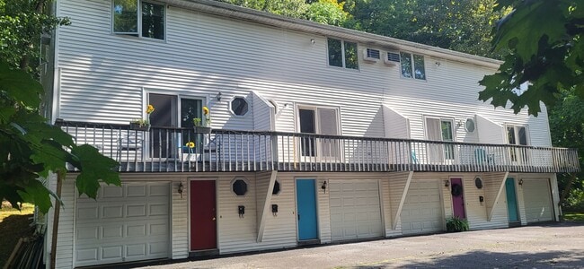 1730 Farmington Ave in Farmington, CT - Building Photo - Building Photo