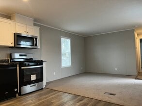 50 Ash Ave in Highland, MI - Building Photo - Building Photo