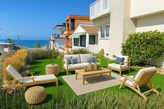 233 6th St in Manhattan Beach, CA - Foto de edificio - Building Photo