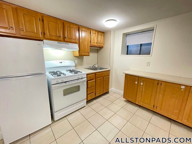 19 Brighton Ave, Unit B