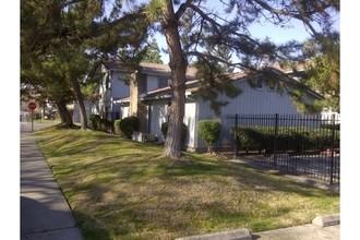 1225 W El Monte St in Stockton, CA - Building Photo - Other