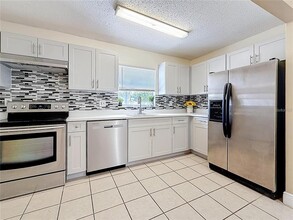 8345 81st Ct N in Seminole, FL - Building Photo - Building Photo