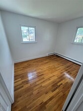 202 Birch Ave in Farmingdale, NY - Building Photo - Building Photo
