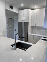 400 N Riverside Dr in Pompano Beach, FL - Foto de edificio - Building Photo