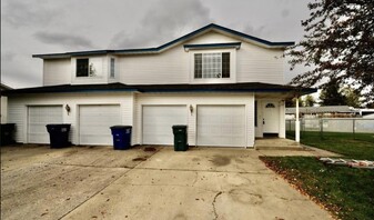 960 N Regal Ct