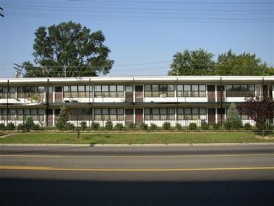 College Grove in Detroit, MI - Foto de edificio