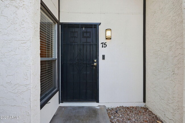 1051 S Dobson Rd in Mesa, AZ - Building Photo - Building Photo