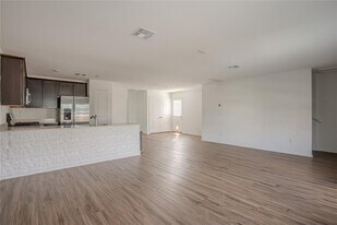 14005 Mussel Rn in Elgin, TX - Building Photo