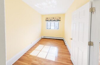 511 Beacon St, Unit 12 in Boston, MA - Building Photo - Building Photo