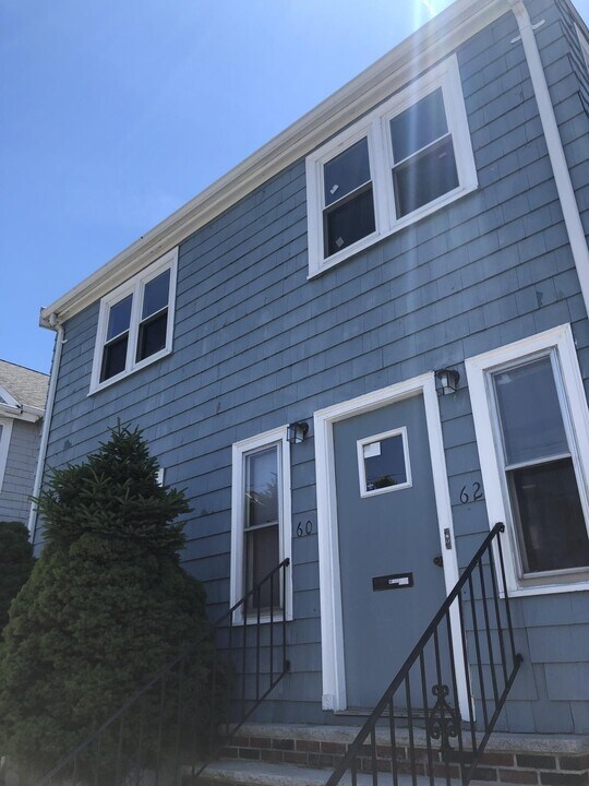 62 Woods Ave, Unit 2 in Somerville, MA - Foto de edificio