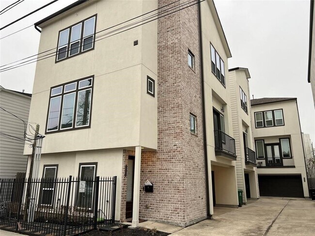 5623 Kansas St in Houston, TX - Foto de edificio - Building Photo