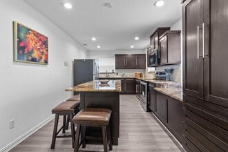 3525 Hacienda Dr in Dallas, TX - Building Photo - Building Photo