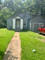 2823 Locust St in Texarkana, AR - Building Photo