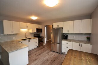 642 Southdale Rd E in London, ON - Building Photo - Building Photo