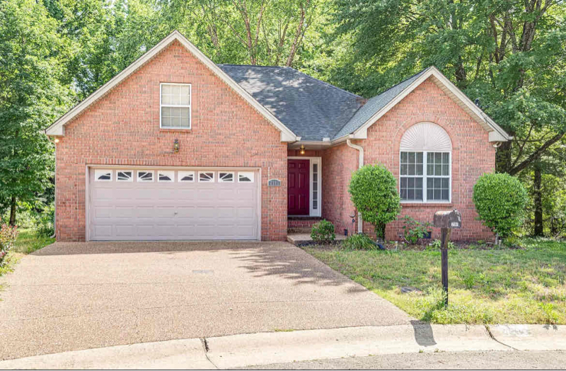2181 Forge Ridge Cir in Nashville, TN - Foto de edificio