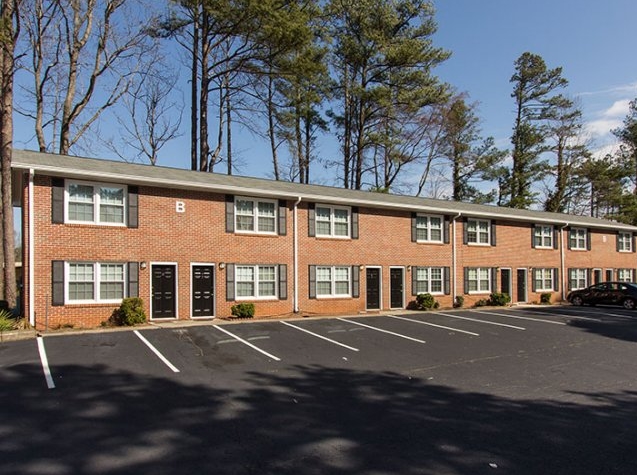 Lilburn School Townhomes in Lilburn, GA - Building Photo