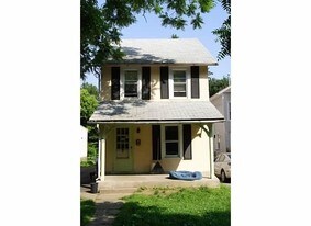 Main Line Student Rental in Bryn Mawr, PA - Building Photo