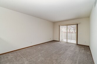 2430 Morning Dawn Dr in Midland, MI - Building Photo - Building Photo
