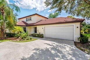 12210 Dartmoor Dr in Wellington, FL - Building Photo