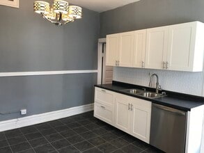 278 Douglas Ave in Elgin, IL - Building Photo - Building Photo