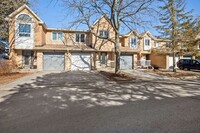 Aspen Village Townhomes in Ottawa, ON - Building Photo - Building Photo