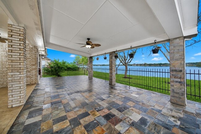 3831 Lakeridge Canyon Dr