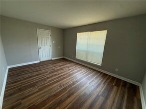 505 Newport Dr W in Mobile, AL - Building Photo - Building Photo