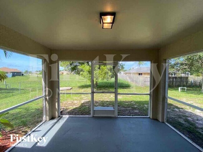 1228 NW 20th Pl in Cape Coral, FL - Building Photo - Building Photo