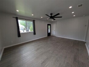 2423 Maryland Ave in Dallas, TX - Building Photo - Building Photo