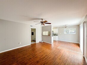 5830 S Lake Houston Pkwy in Houston, TX - Building Photo - Building Photo