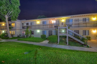 HERITAGE PLAZA in Brea, CA - Building Photo - Building Photo