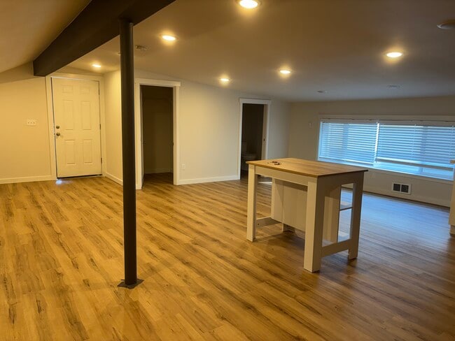 2505 NE 140th St, Unit B in Seattle, WA - Foto de edificio - Building Photo